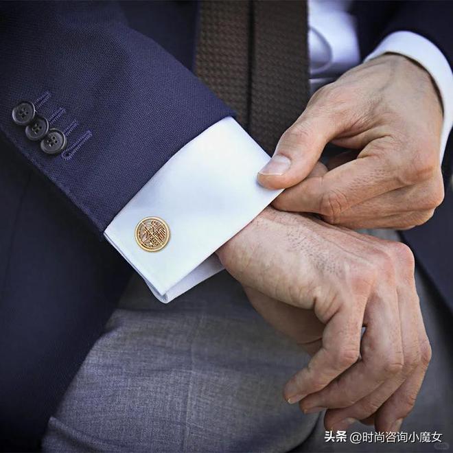 “珠宝”！廉价还土气、不上档次男人五六十岁时不建议戴这4种(图2)